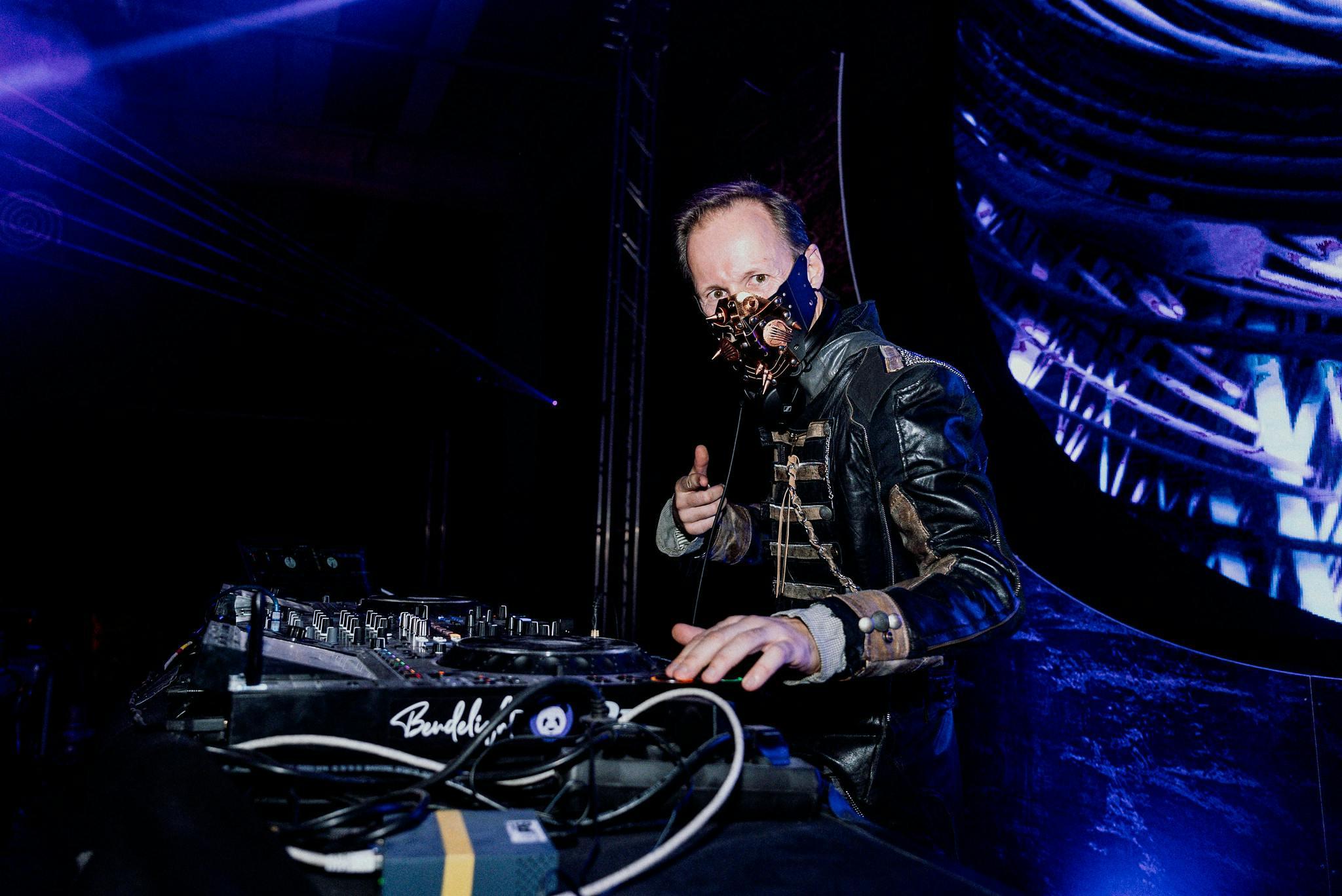 DUNE WINTER PARTY